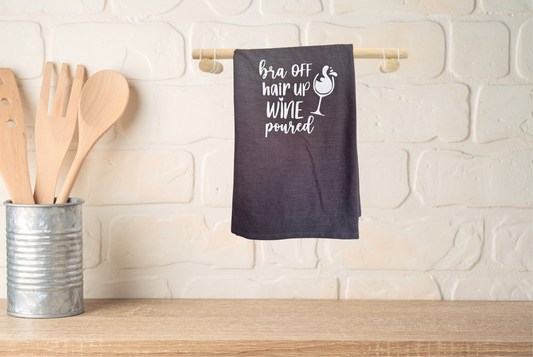 Kitchen towel with humorous text
