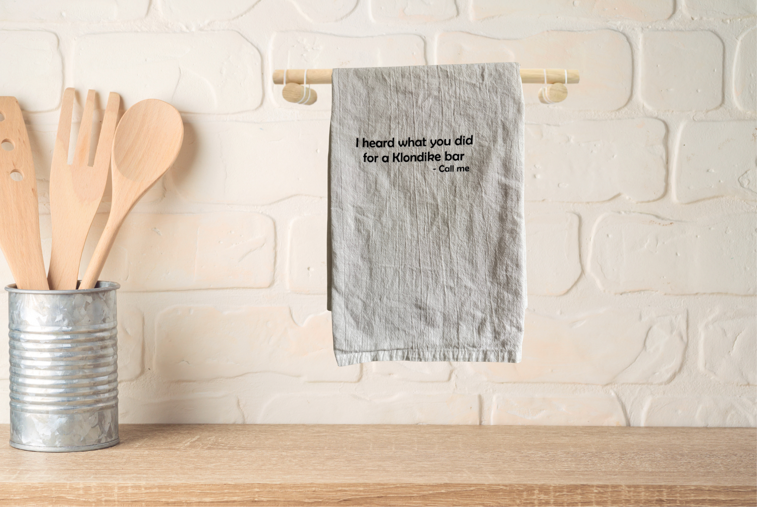 Kitchen towel with humorous text